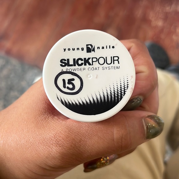 Slick Pour Powder - Picture 1 of 4